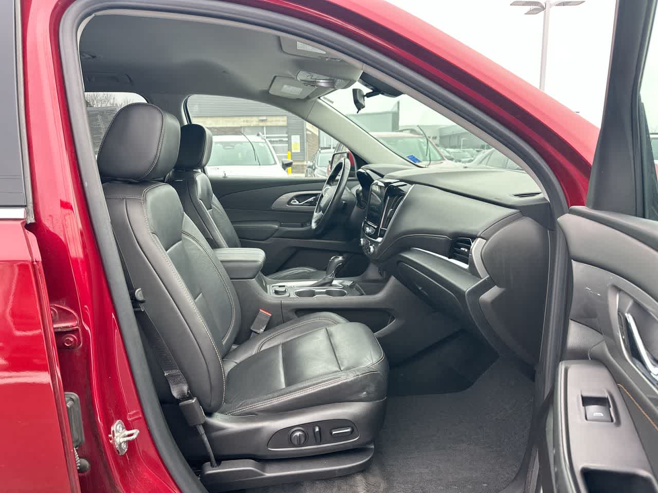 Thumbnail: 2019 Chevrolet Traverse - 27