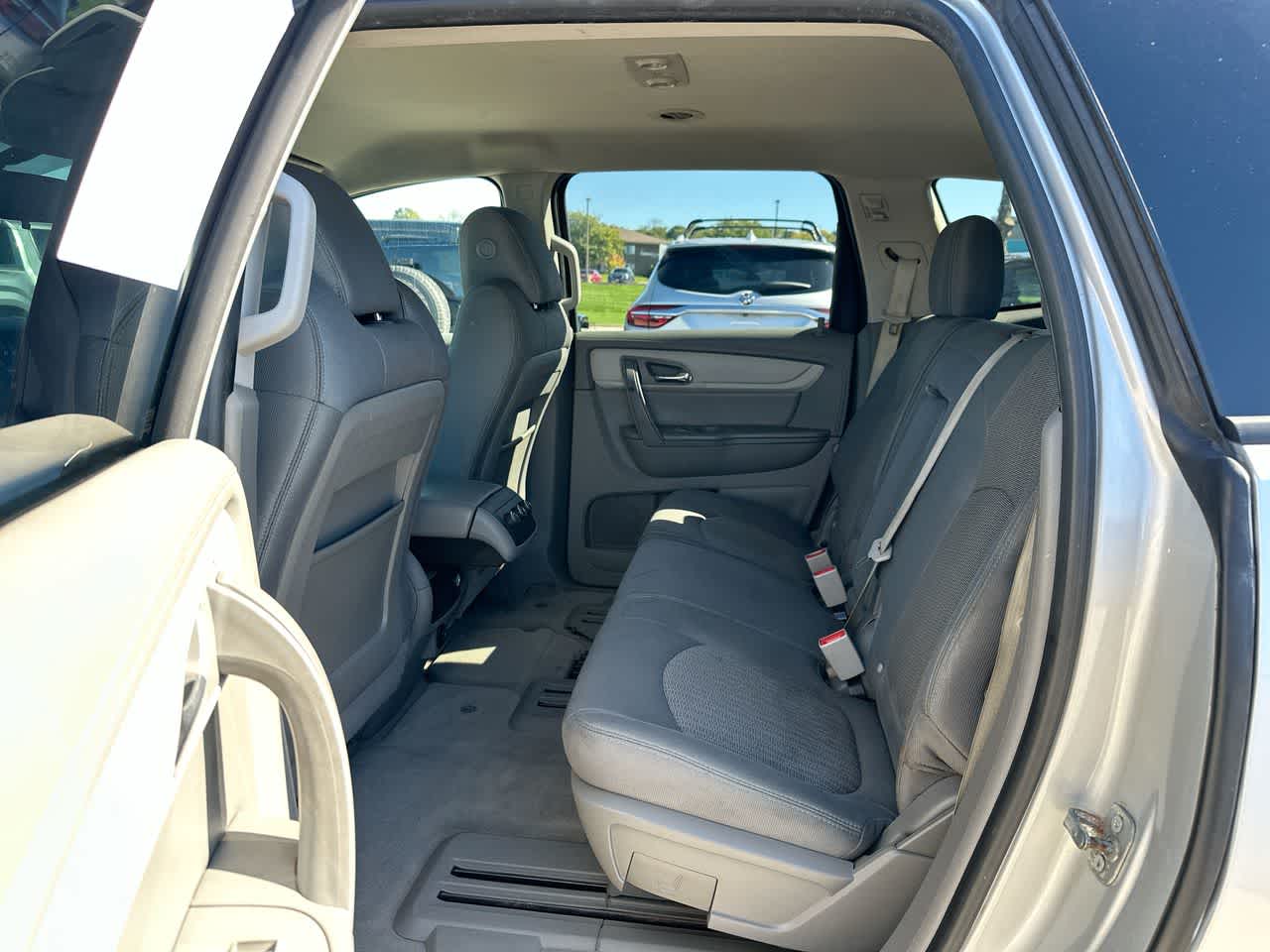 Thumbnail: 2017 Chevrolet Traverse - 24