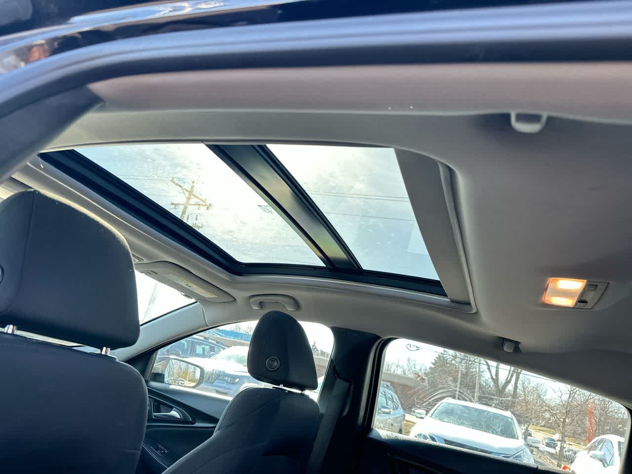 Thumbnail: 2017 Chevrolet Malibu - 24