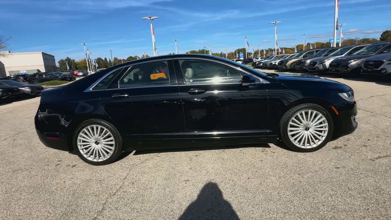 Thumbnail: 2017 Lincoln MKZ - 9