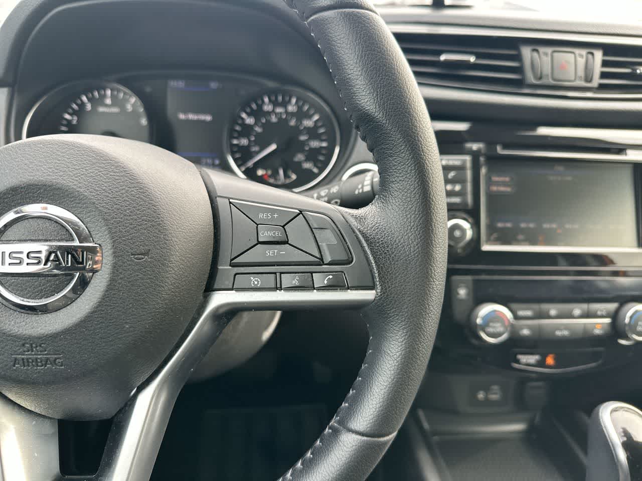 Thumbnail: 2020 Nissan Rogue Sport - 29