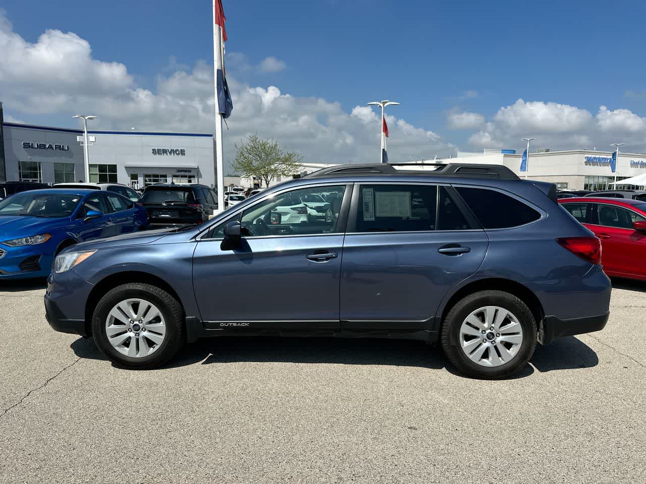Thumbnail: 2017 Subaru Outback - 10