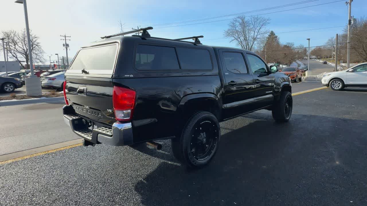 Thumbnail: 2016 Toyota Tacoma - 8