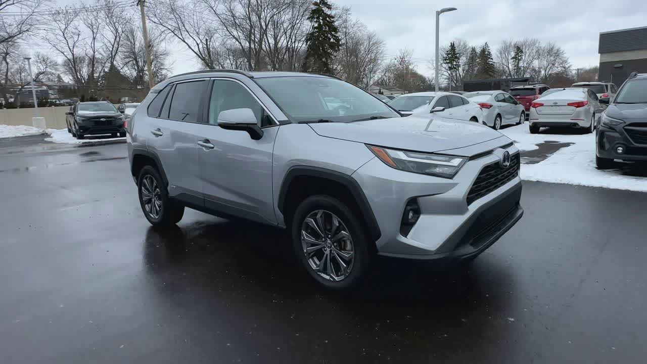 Thumbnail: 2022 Toyota RAV4 - 2