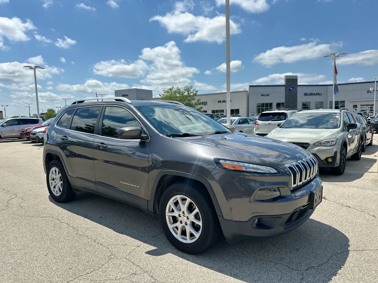 Thumbnail: 2017 Jeep Cherokee - 15