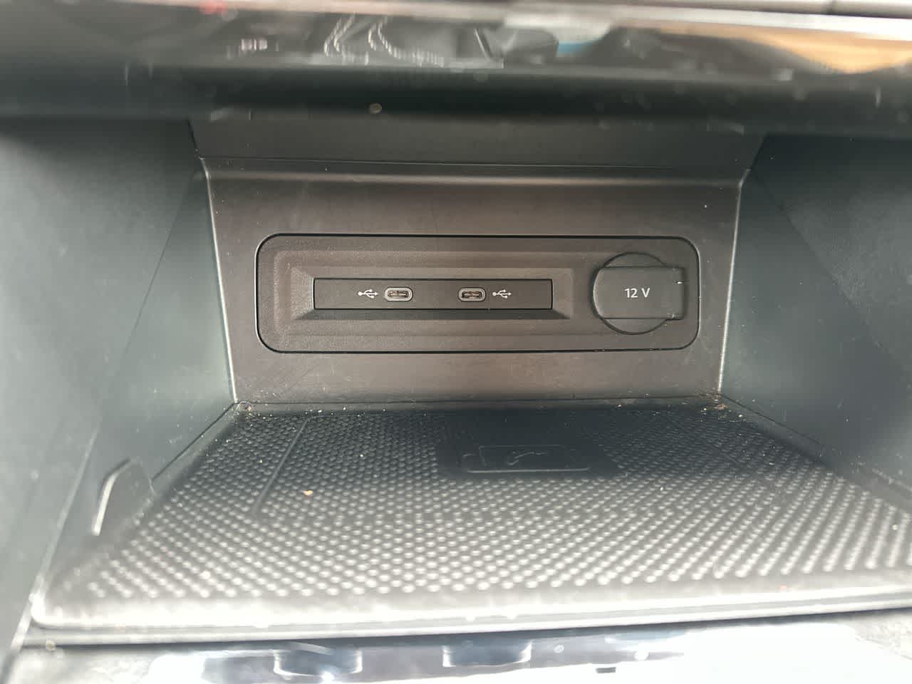 Thumbnail: 2022 Volkswagen Atlas - 34