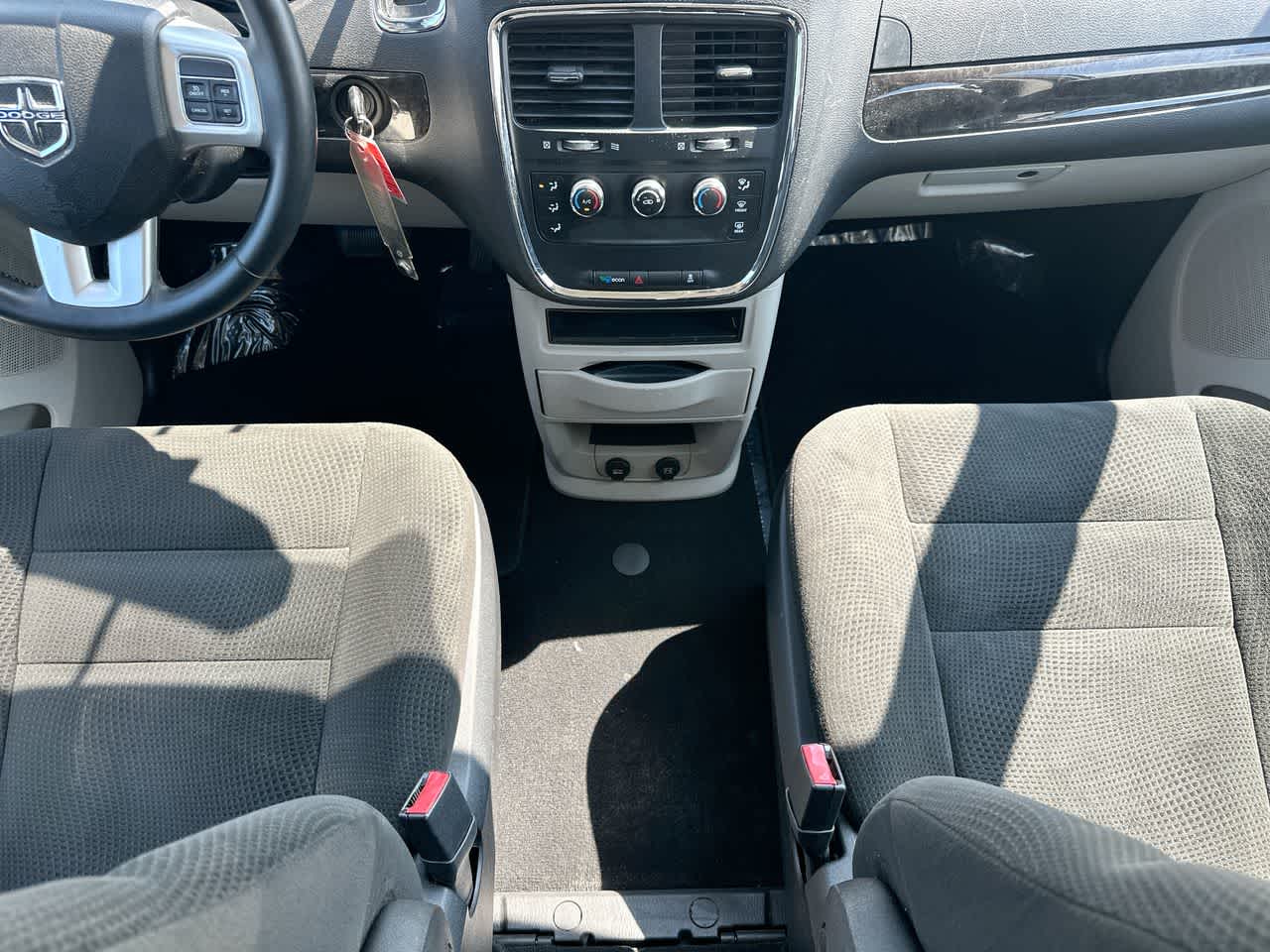 Thumbnail: 2016 Dodge Grand Caravan - 31