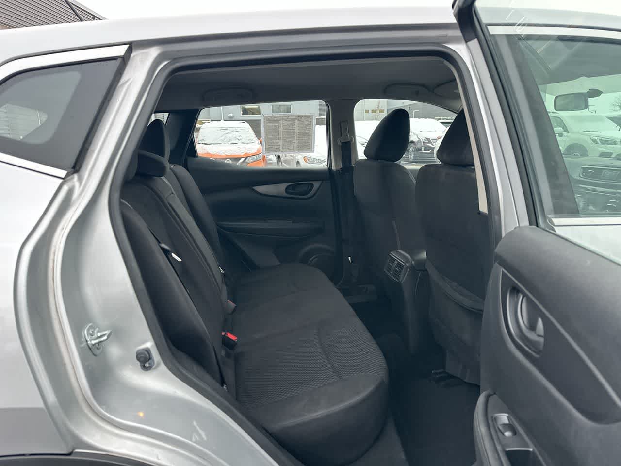 Thumbnail: 2017 Nissan Rogue Sport - 25