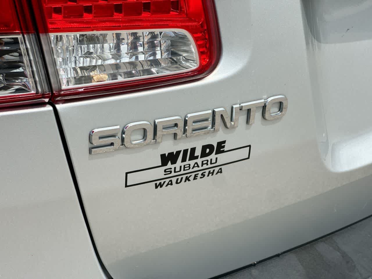 Thumbnail: 2011 Kia Sorento - 18