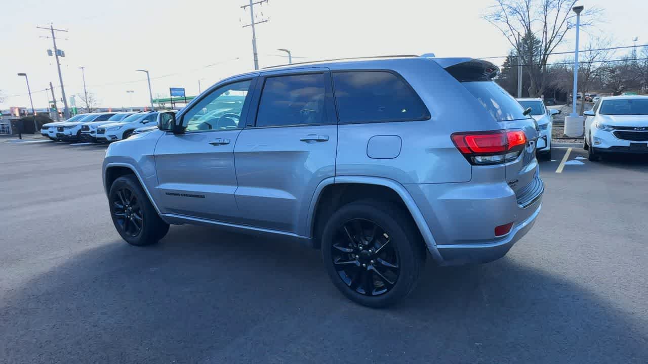 Thumbnail: 2018 Jeep Grand Cherokee - 6