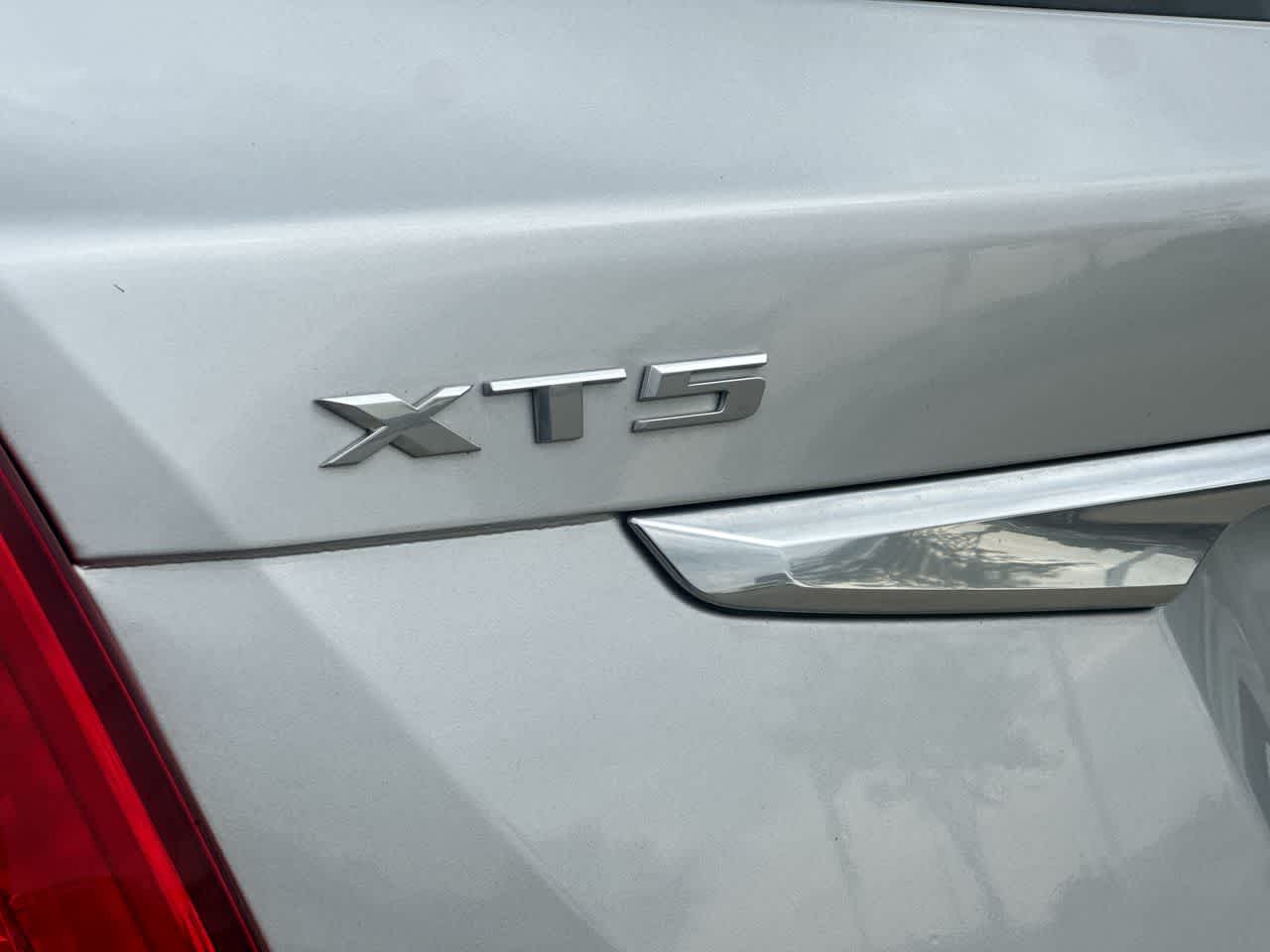Thumbnail: 2017 Cadillac XT5 - 17