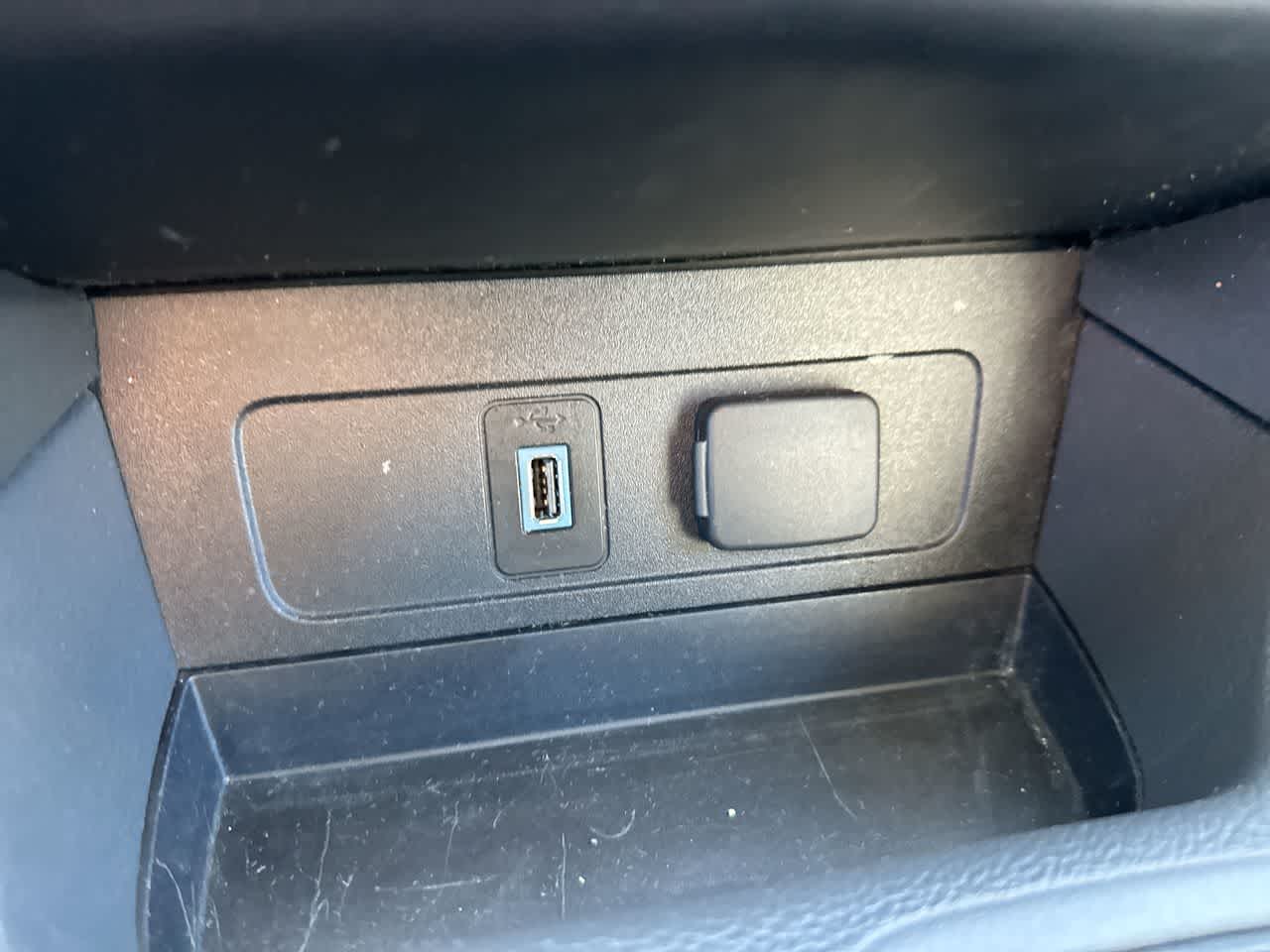 Thumbnail: 2018 Ford Escape - 32