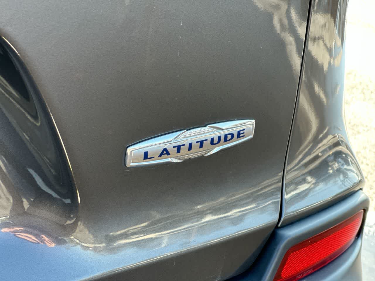 Thumbnail: 2019 Jeep Cherokee - 18