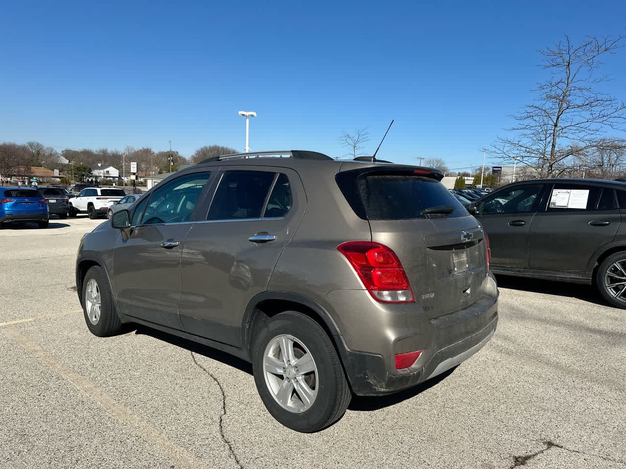 Thumbnail: 2020 Chevrolet Trax - 3