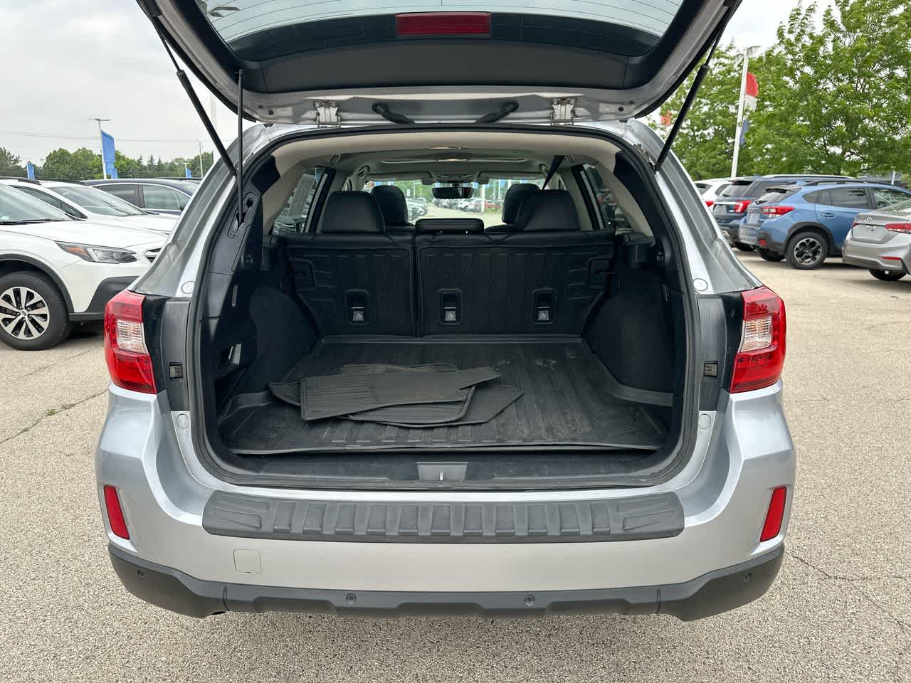 2017 Subaru Outback Limited 38