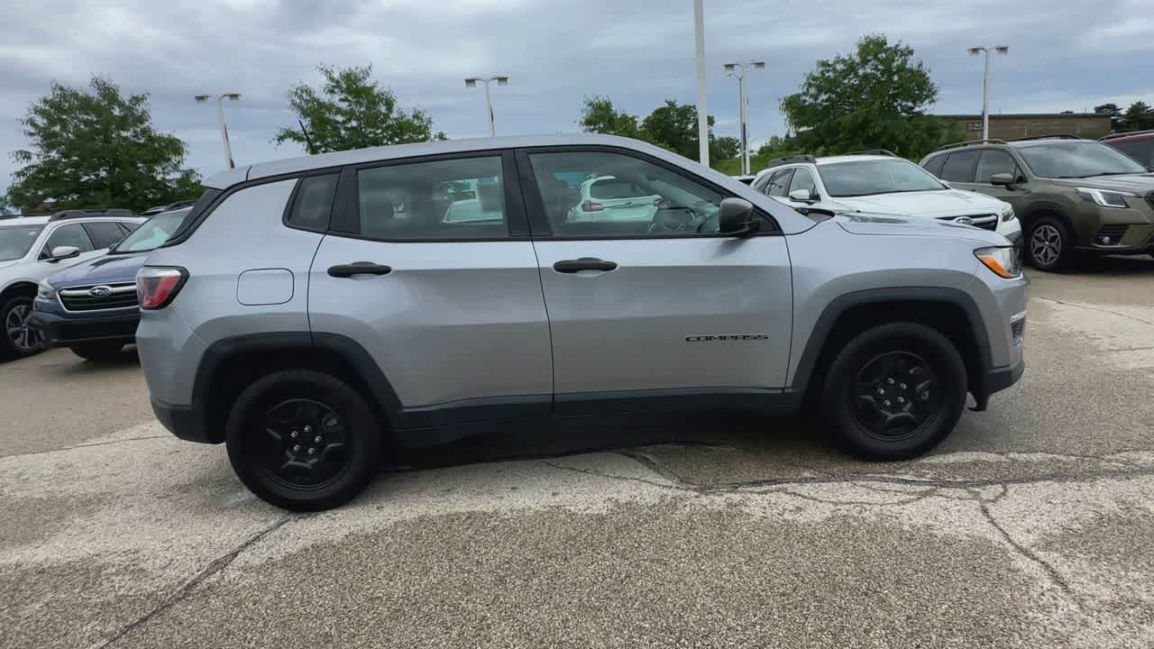 Thumbnail: 2018 Jeep Compass - 9