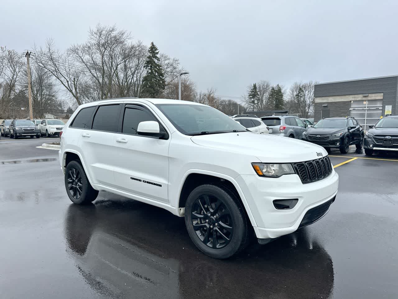 Thumbnail: 2020 Jeep Grand Cherokee - 15