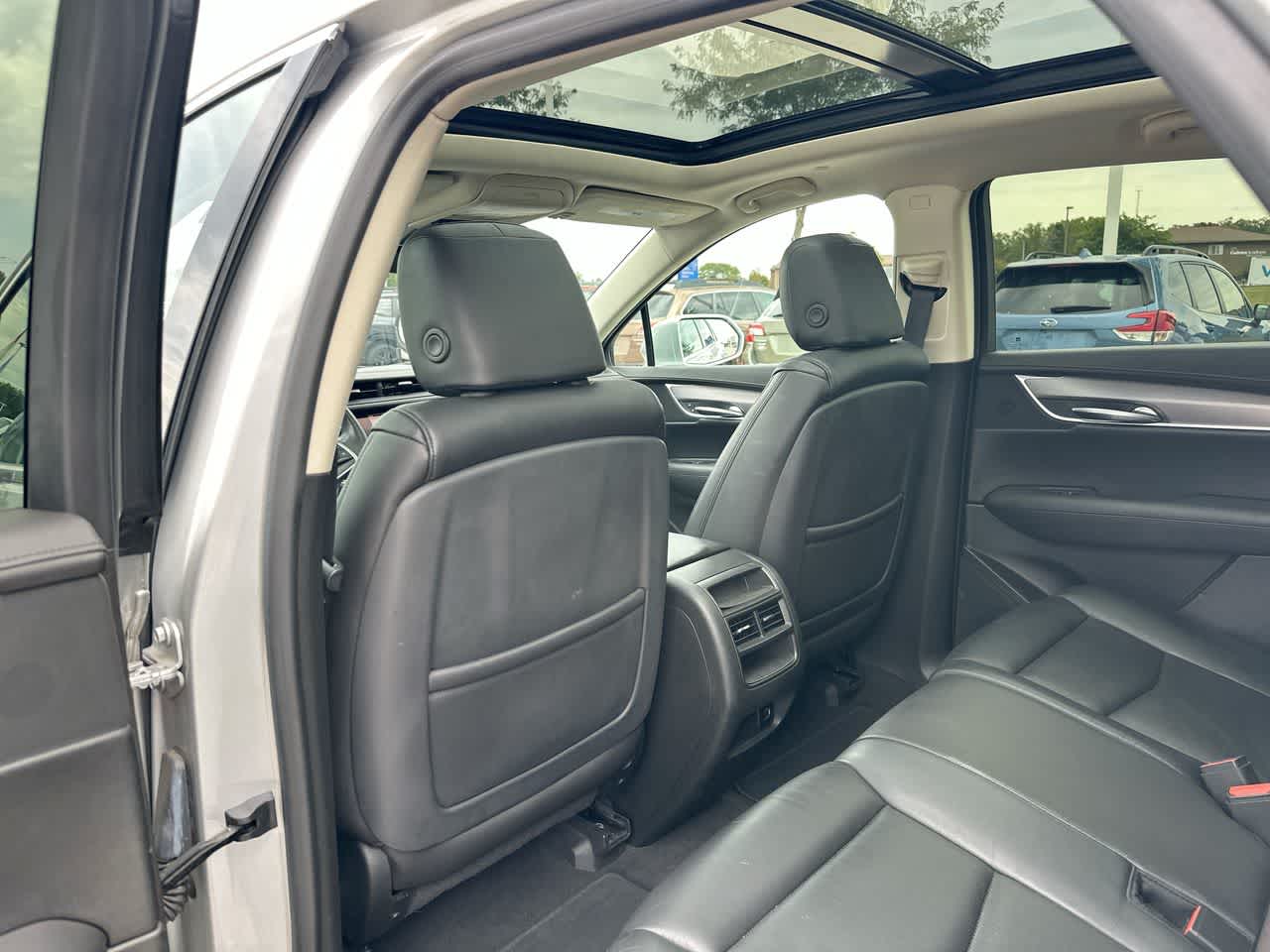 Thumbnail: 2017 Cadillac XT5 - 23