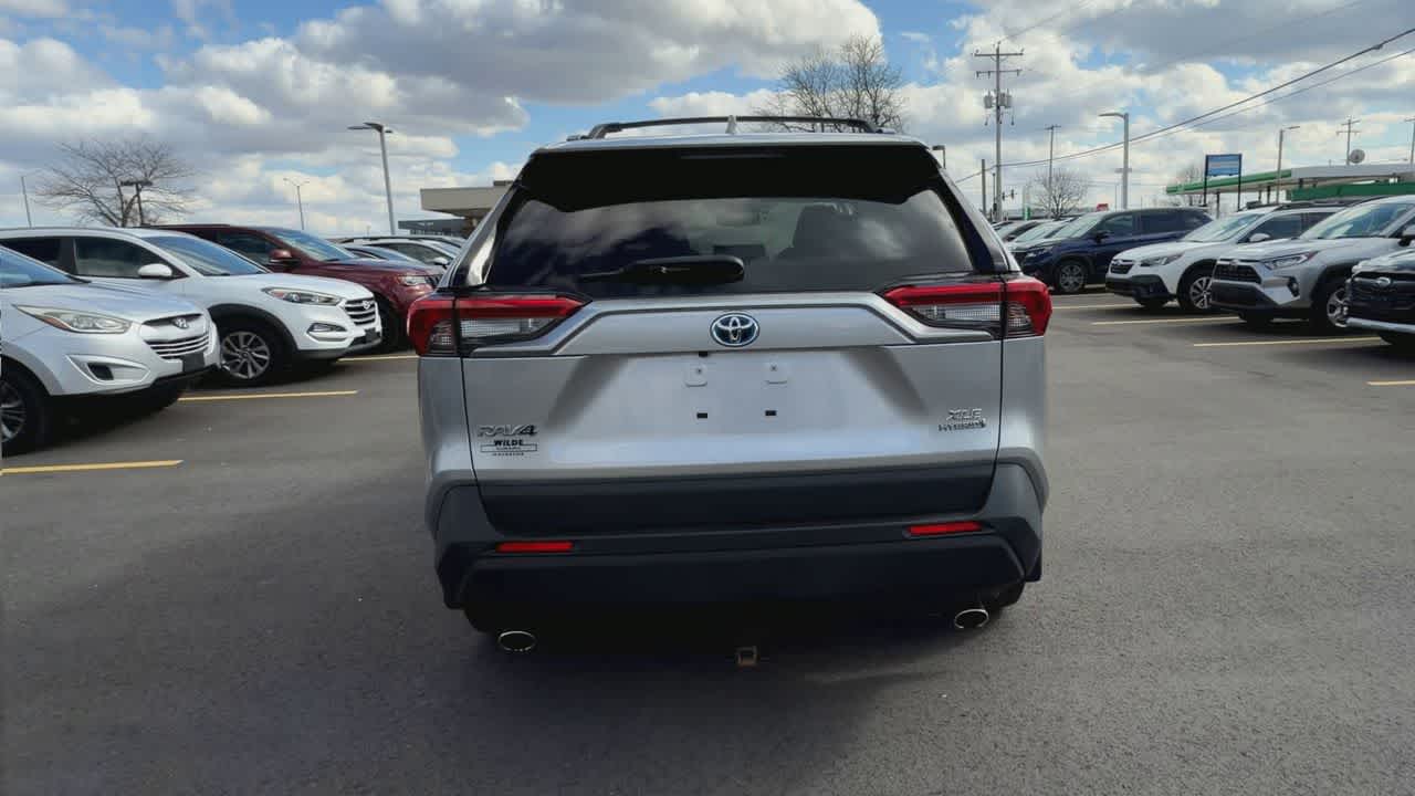 Thumbnail: 2020 Toyota RAV4 - 7