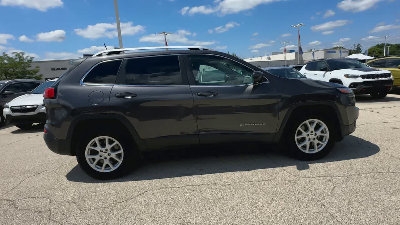 Thumbnail: 2017 Jeep Cherokee - 9