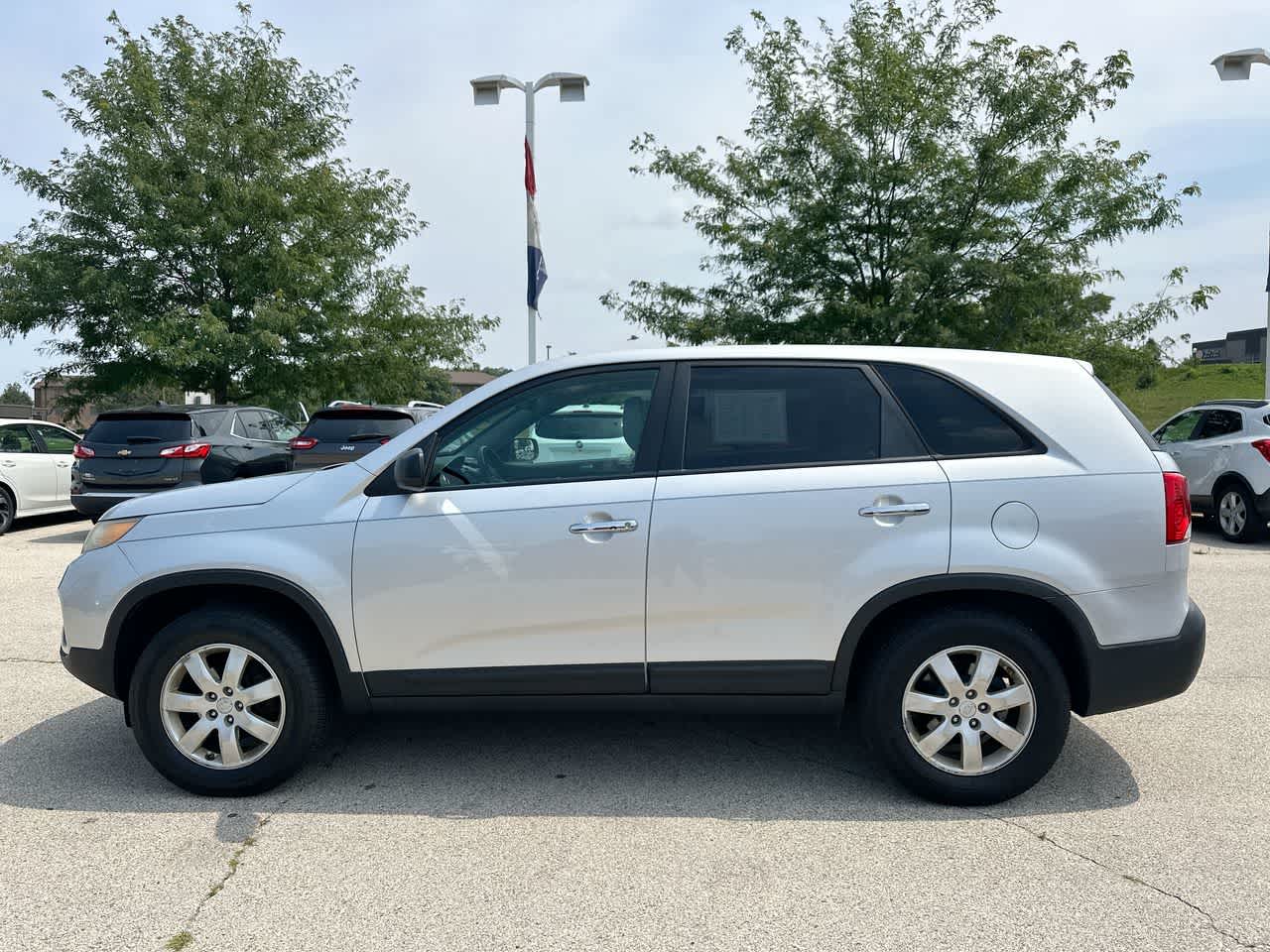 Thumbnail: 2011 Kia Sorento - 10