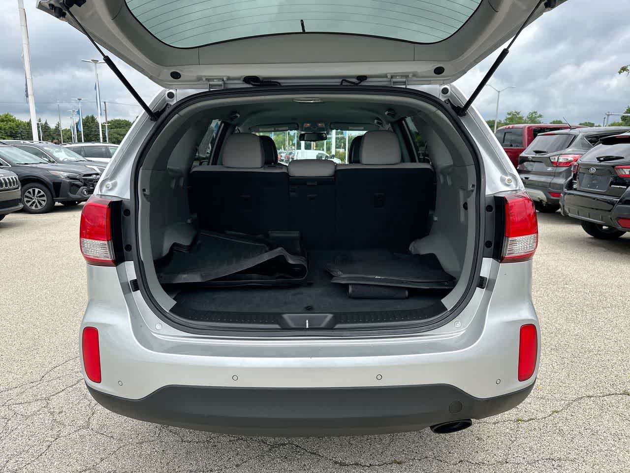 Thumbnail: 2015 Kia Sorento - 35