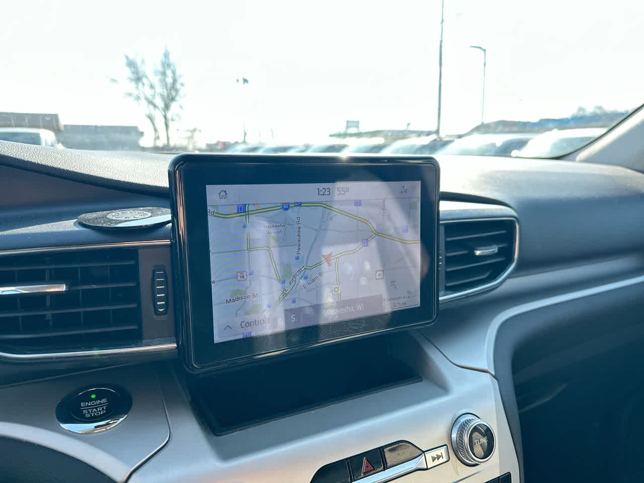 Thumbnail: 2021 Ford Explorer - 32