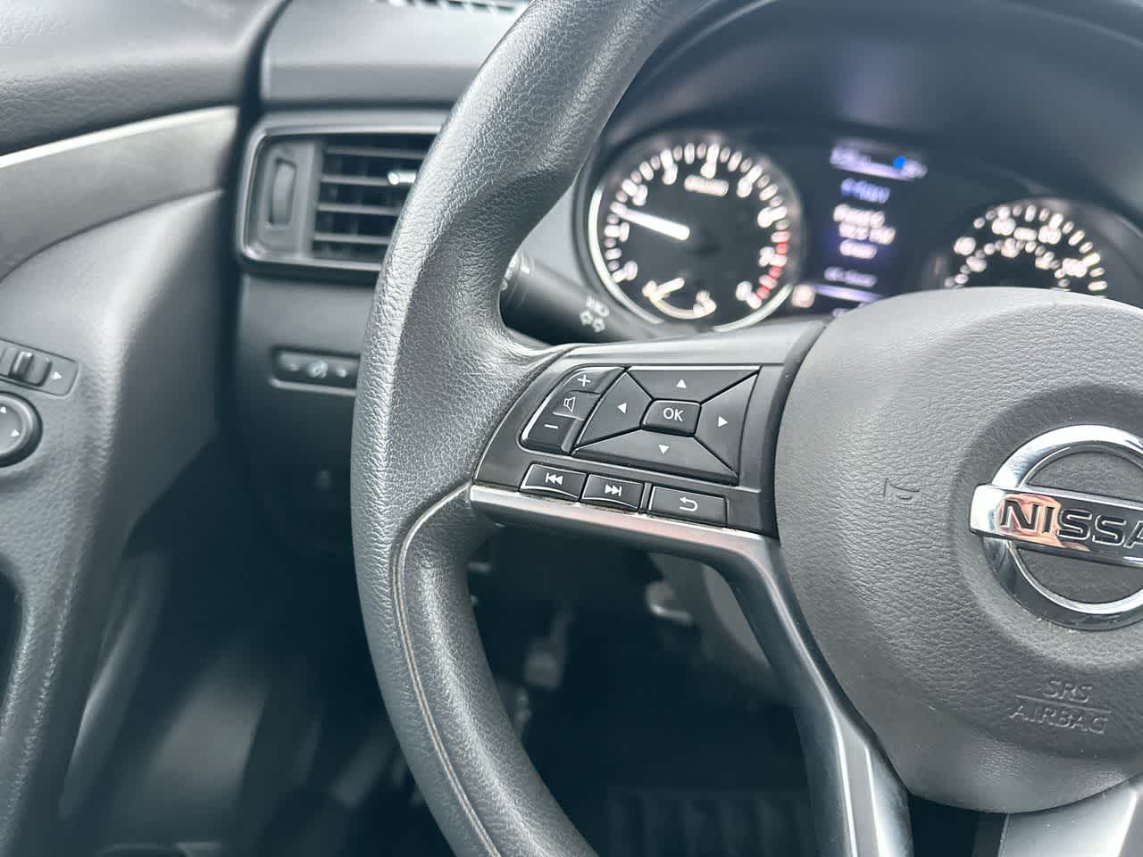 Thumbnail: 2017 Nissan Rogue Sport - 28