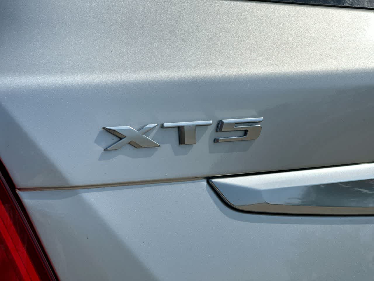 Thumbnail: 2019 Cadillac XT5 - 17