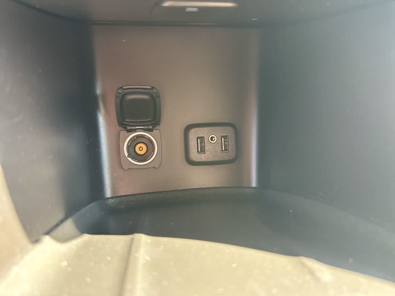 Thumbnail: 2017 GMC Acadia - 33