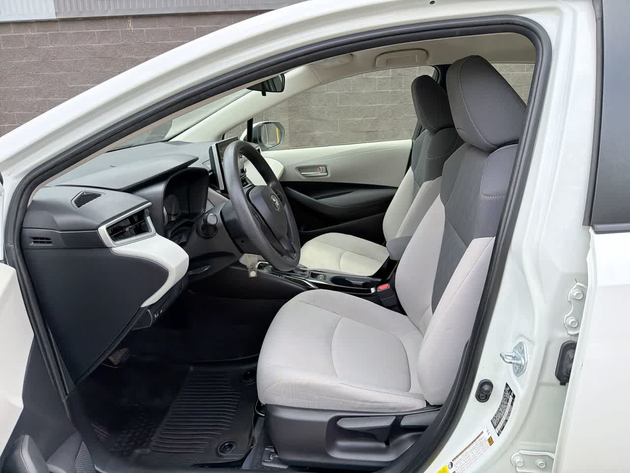 2021 Toyota Corolla LE - Photo 21
