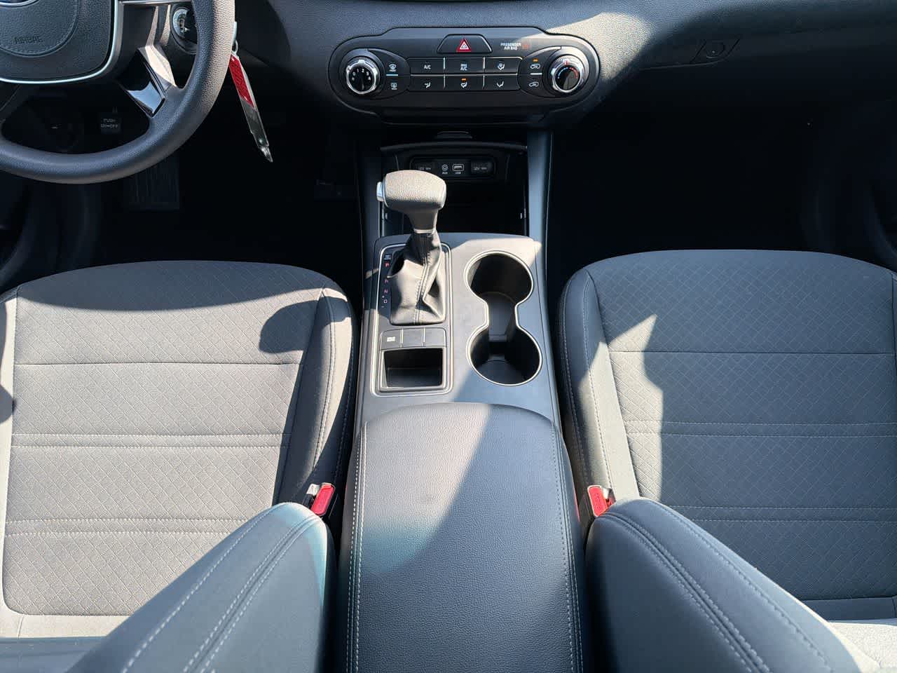 Thumbnail: 2020 Kia Sorento - 32