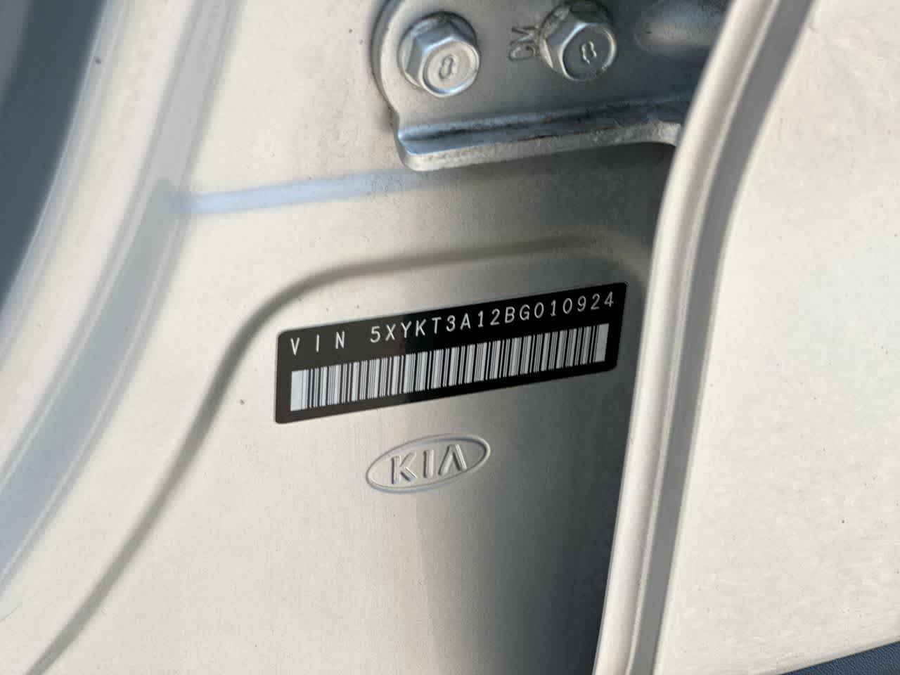 Thumbnail: 2011 Kia Sorento - 35