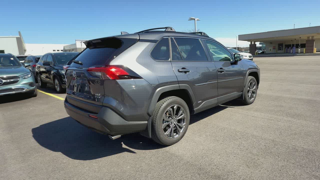 Thumbnail: 2025 Toyota RAV4 - 8