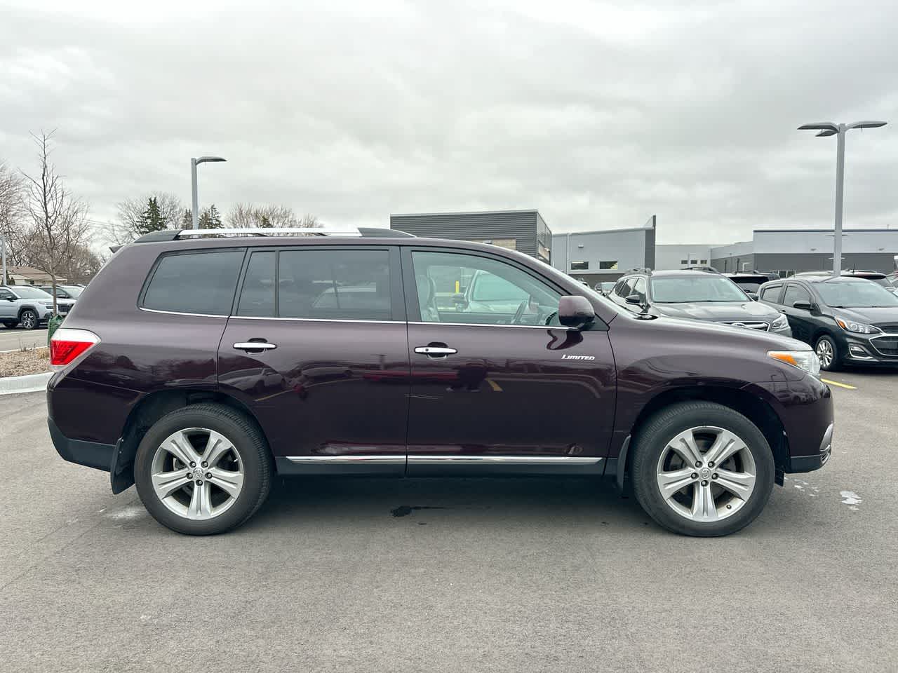 Thumbnail: 2013 Toyota Highlander - 14