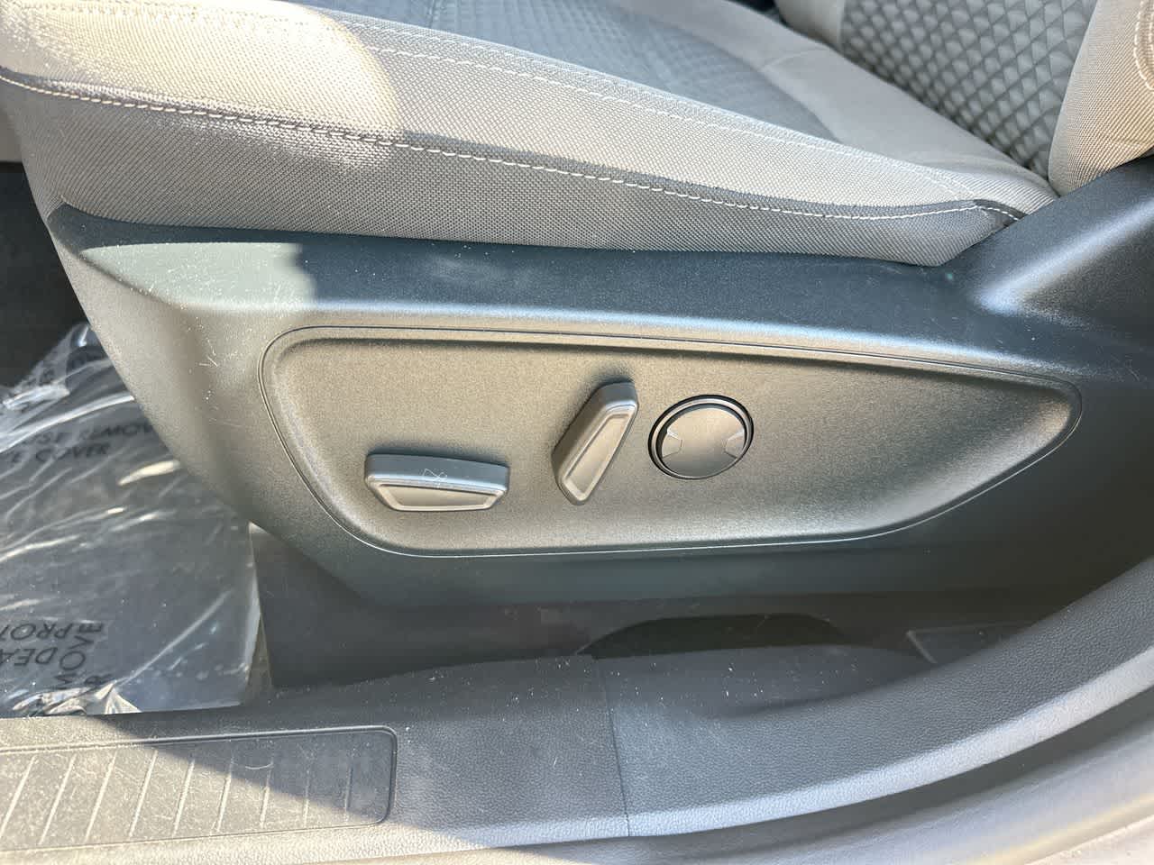 Thumbnail: 2020 Ford Escape - 22