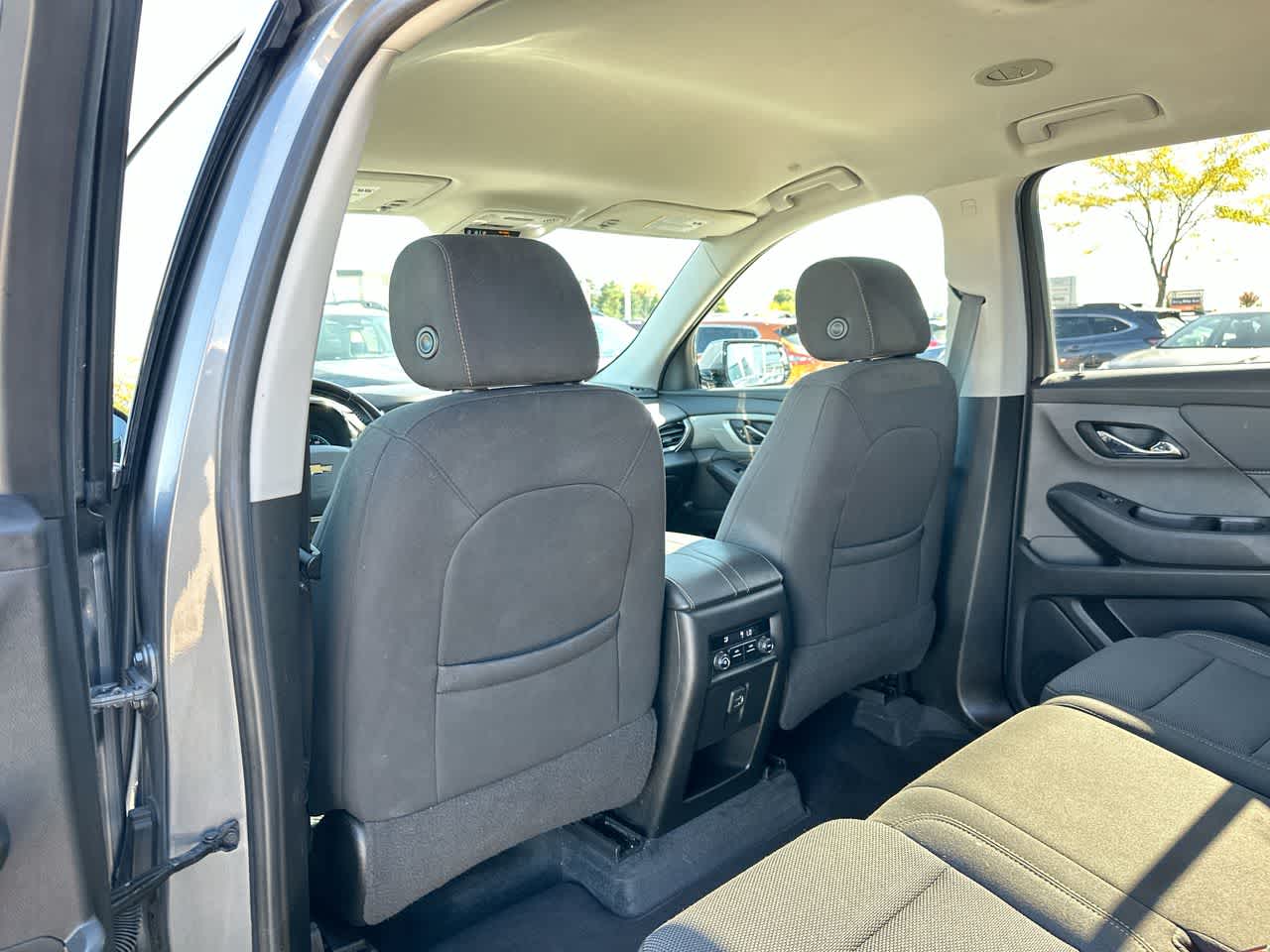 Thumbnail: 2020 Chevrolet Traverse - 23