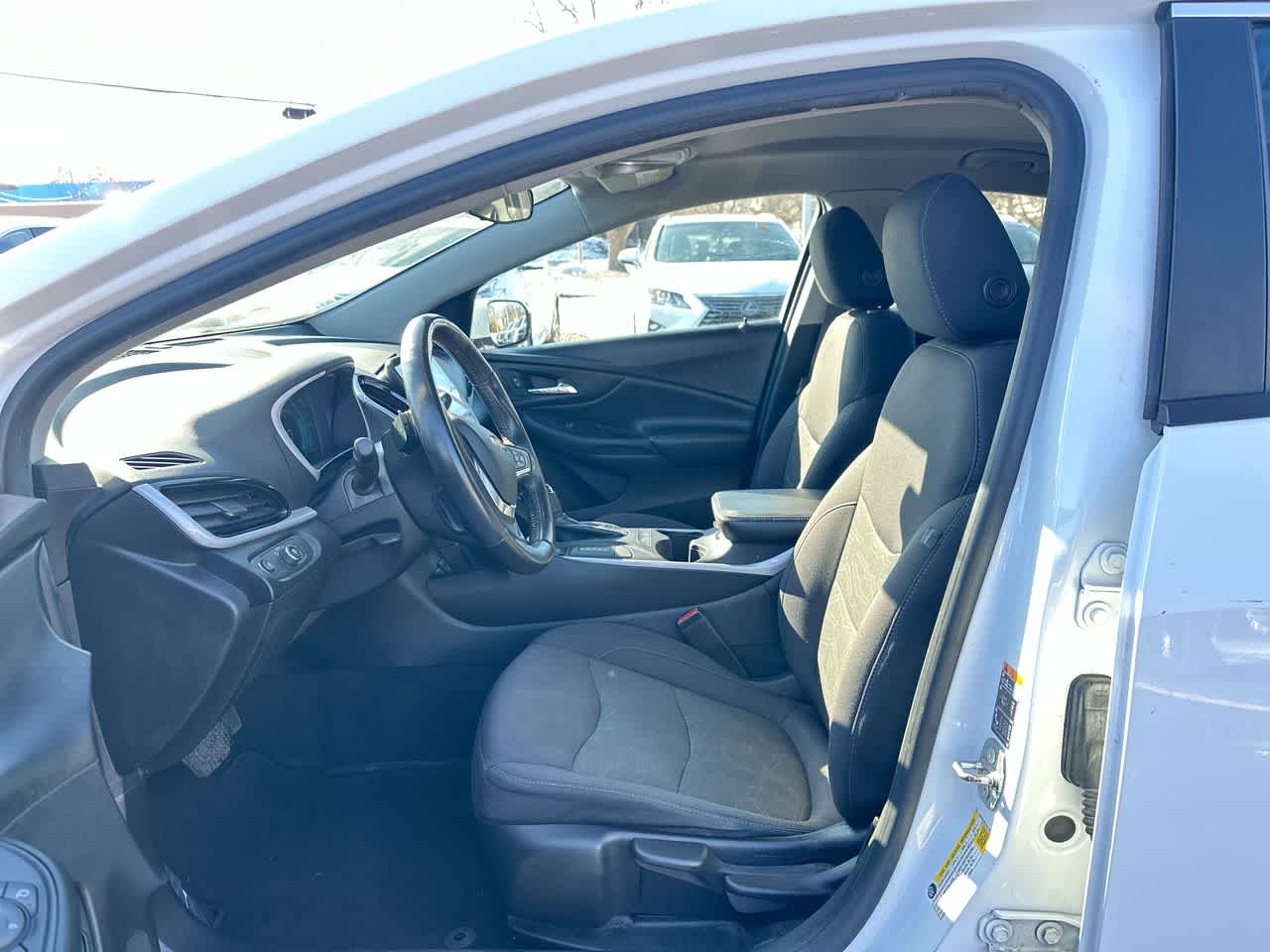 Thumbnail: 2017 Chevrolet Volt - 20