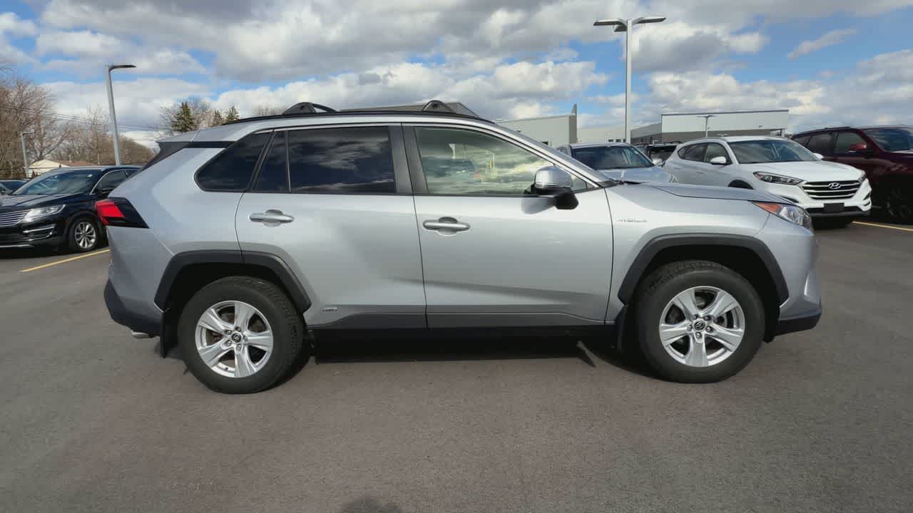 Thumbnail: 2020 Toyota RAV4 - 9