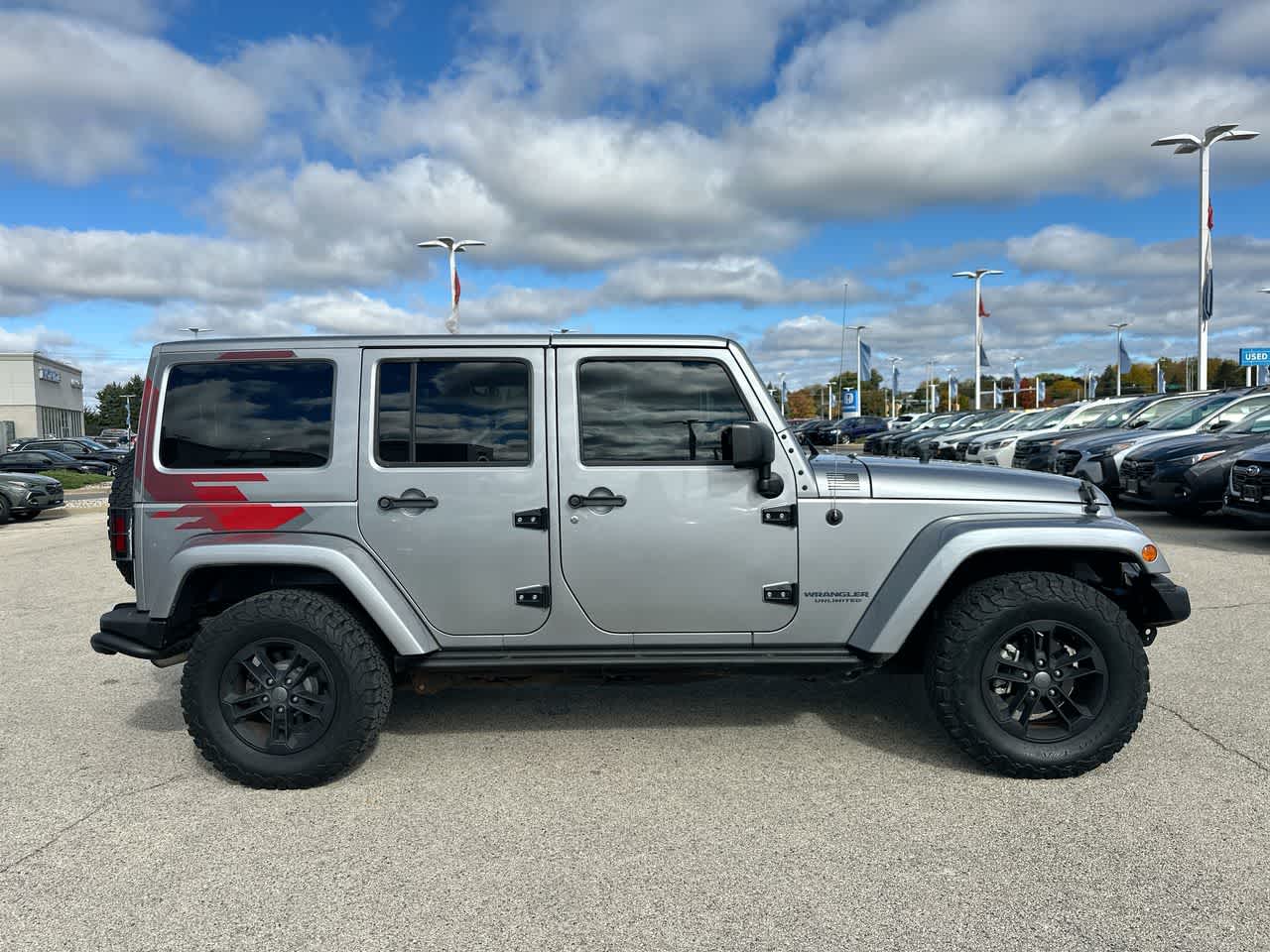 Thumbnail: 2017 Jeep Wrangler - 14