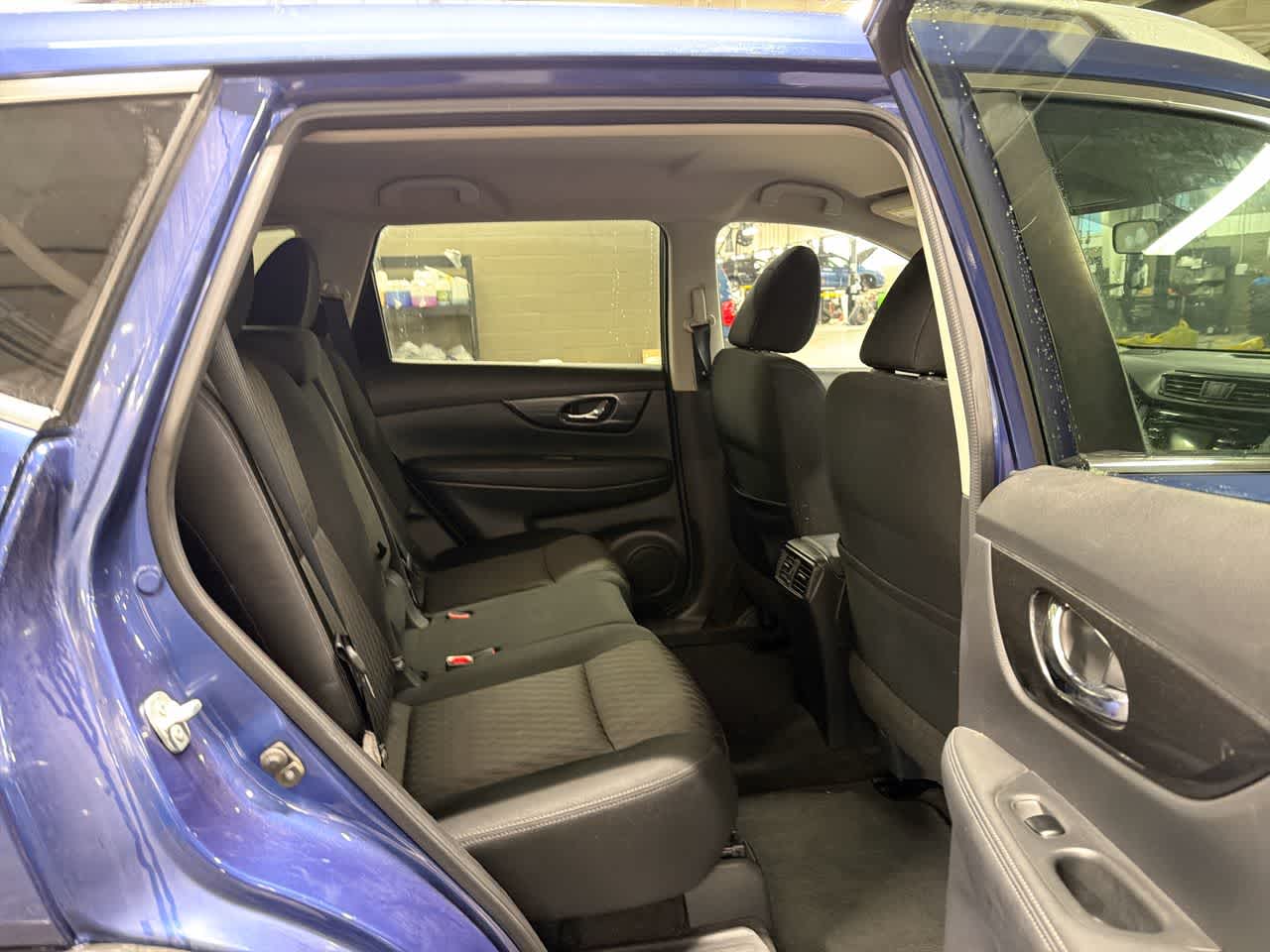 Thumbnail: 2017 Nissan Rogue - 25