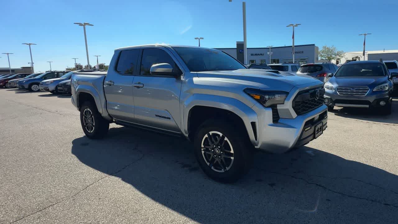 2025 Toyota Tacoma TRD Sport photo 2