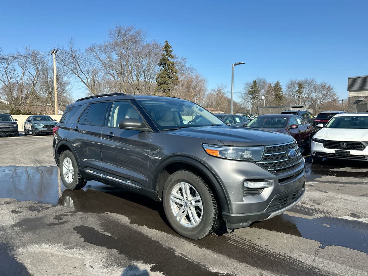 Thumbnail: 2021 Ford Explorer - 15