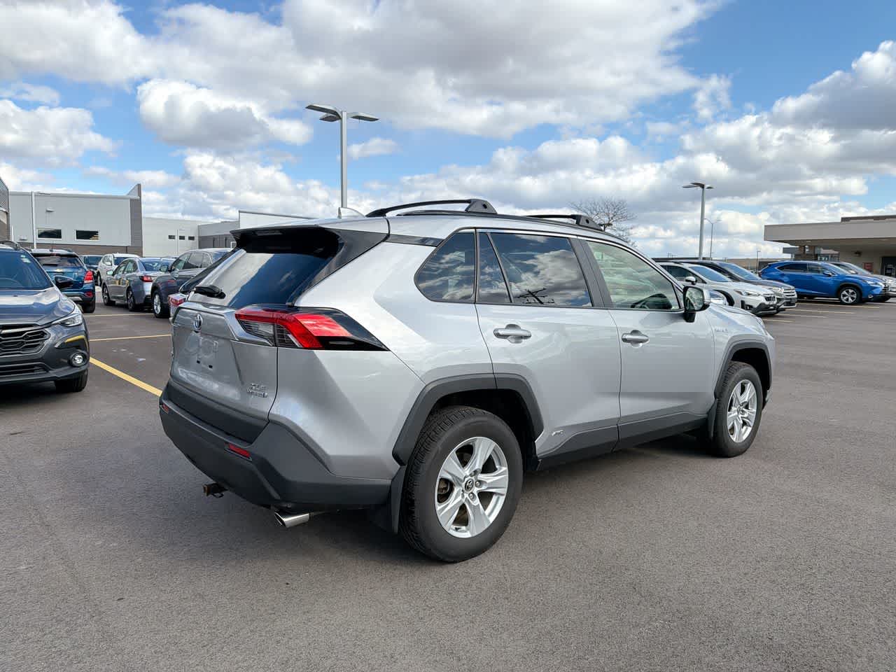 Thumbnail: 2020 Toyota RAV4 - 13
