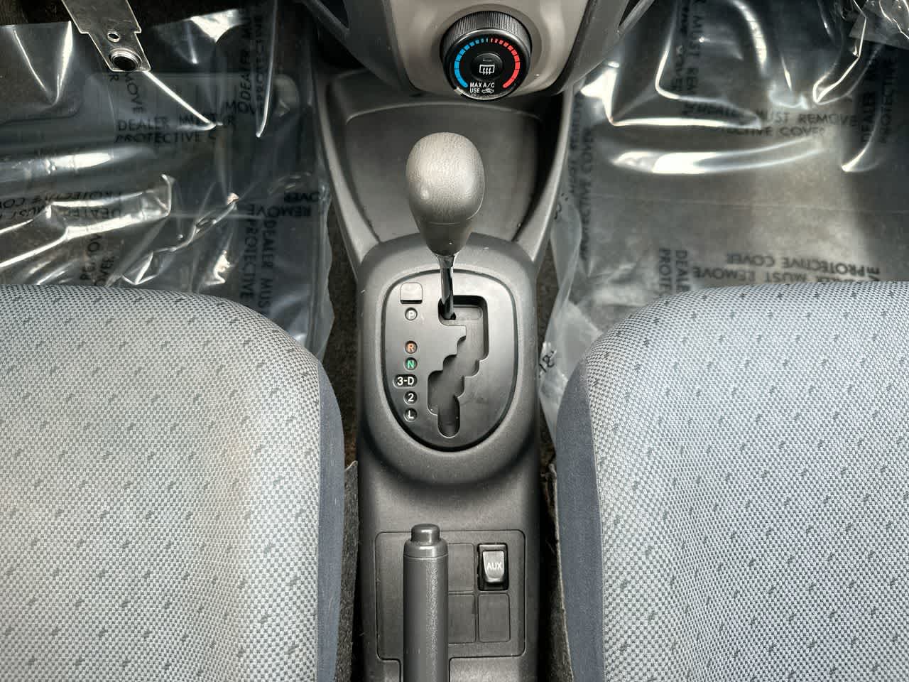 Thumbnail: 2010 Toyota Yaris - 30