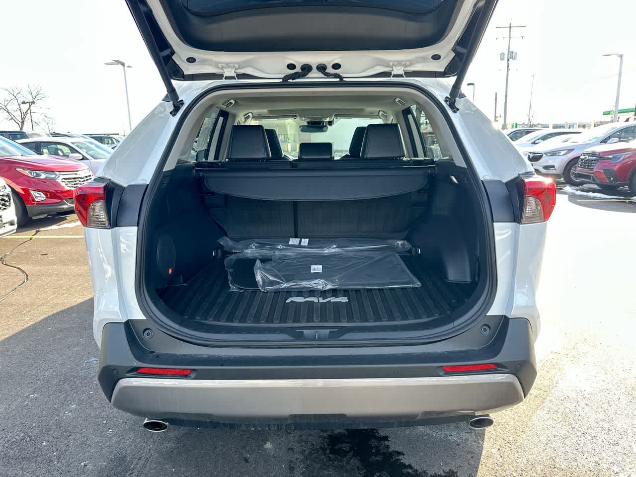 Thumbnail: 2024 Toyota RAV4 - 36