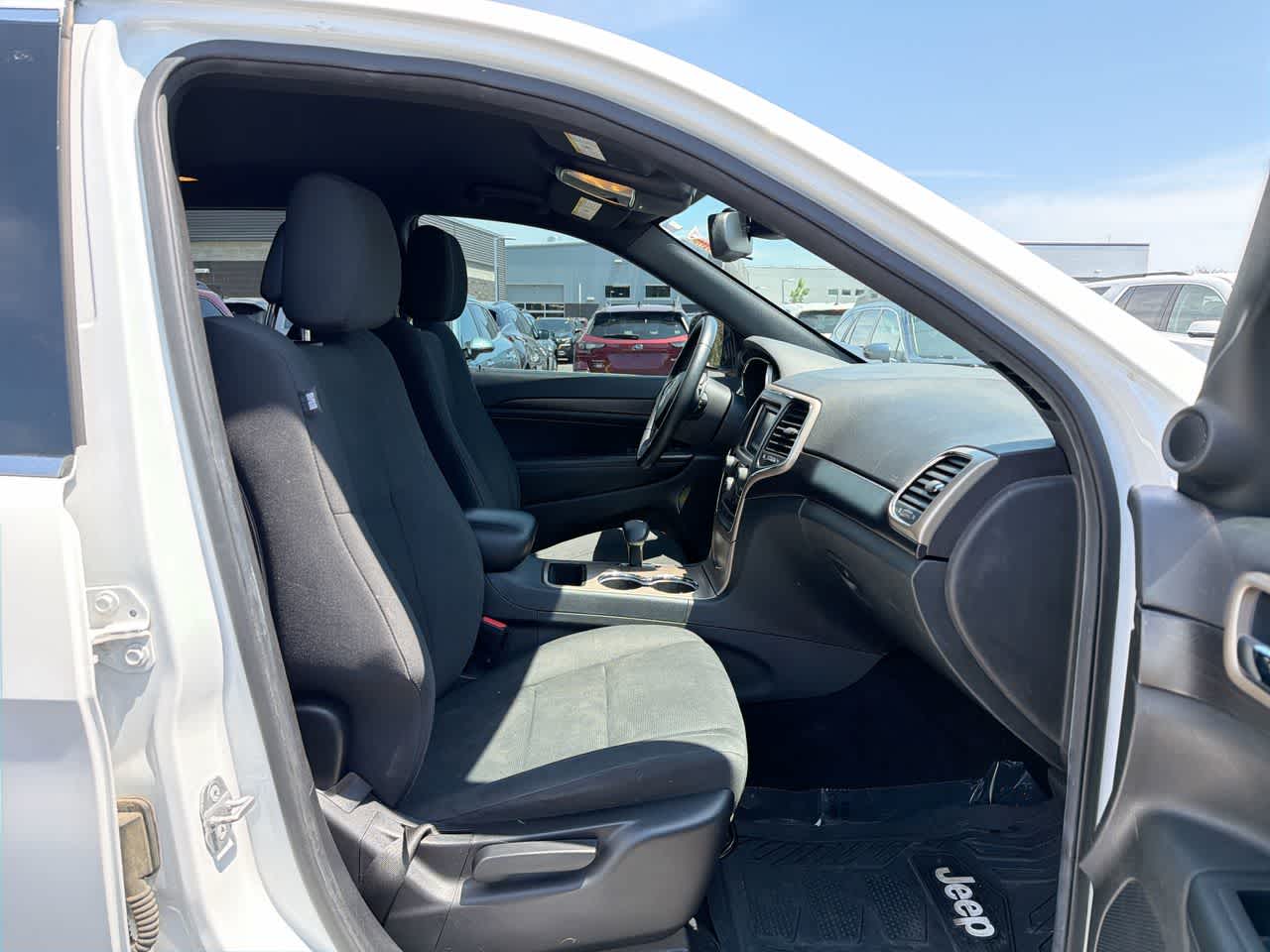 Thumbnail: 2014 Jeep Grand Cherokee - 26