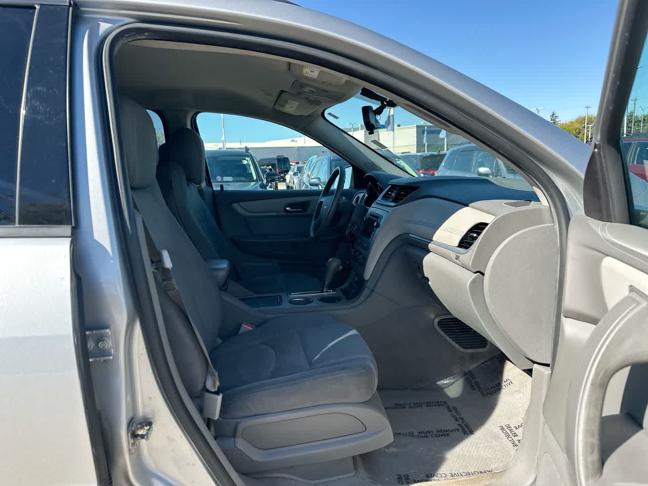 Thumbnail: 2017 Chevrolet Traverse - 27