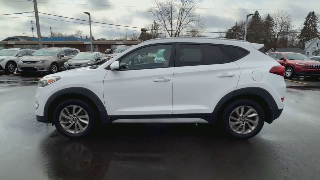 Thumbnail: 2017 Hyundai Tucson - 5