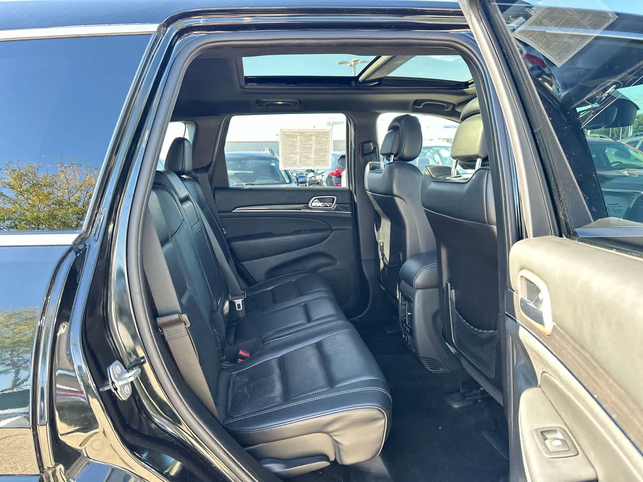 Thumbnail: 2015 Jeep Grand Cherokee - 26